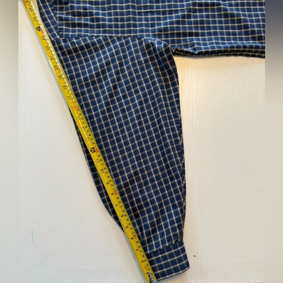 Van HEUSEN button down shirt - Picture 11 of 15